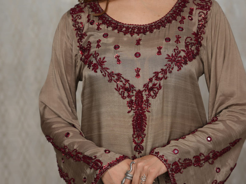 Veloura-3Piece Stitched suit