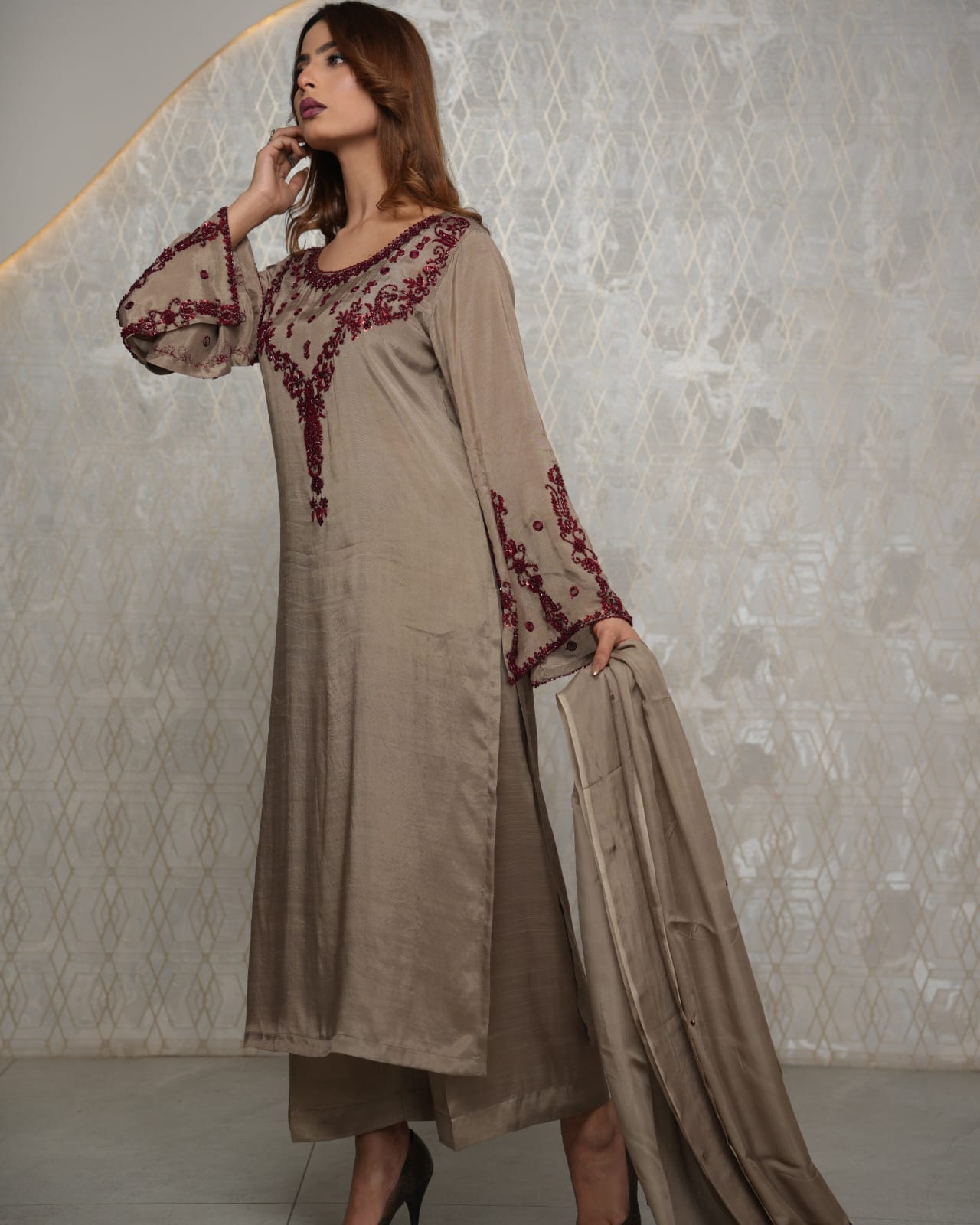 Veloura-3Piece Stitched suit