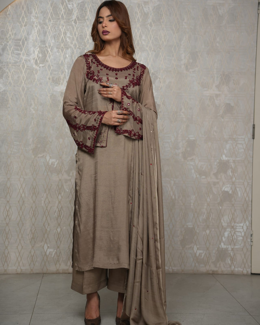 Veloura-3Piece Stitched suit