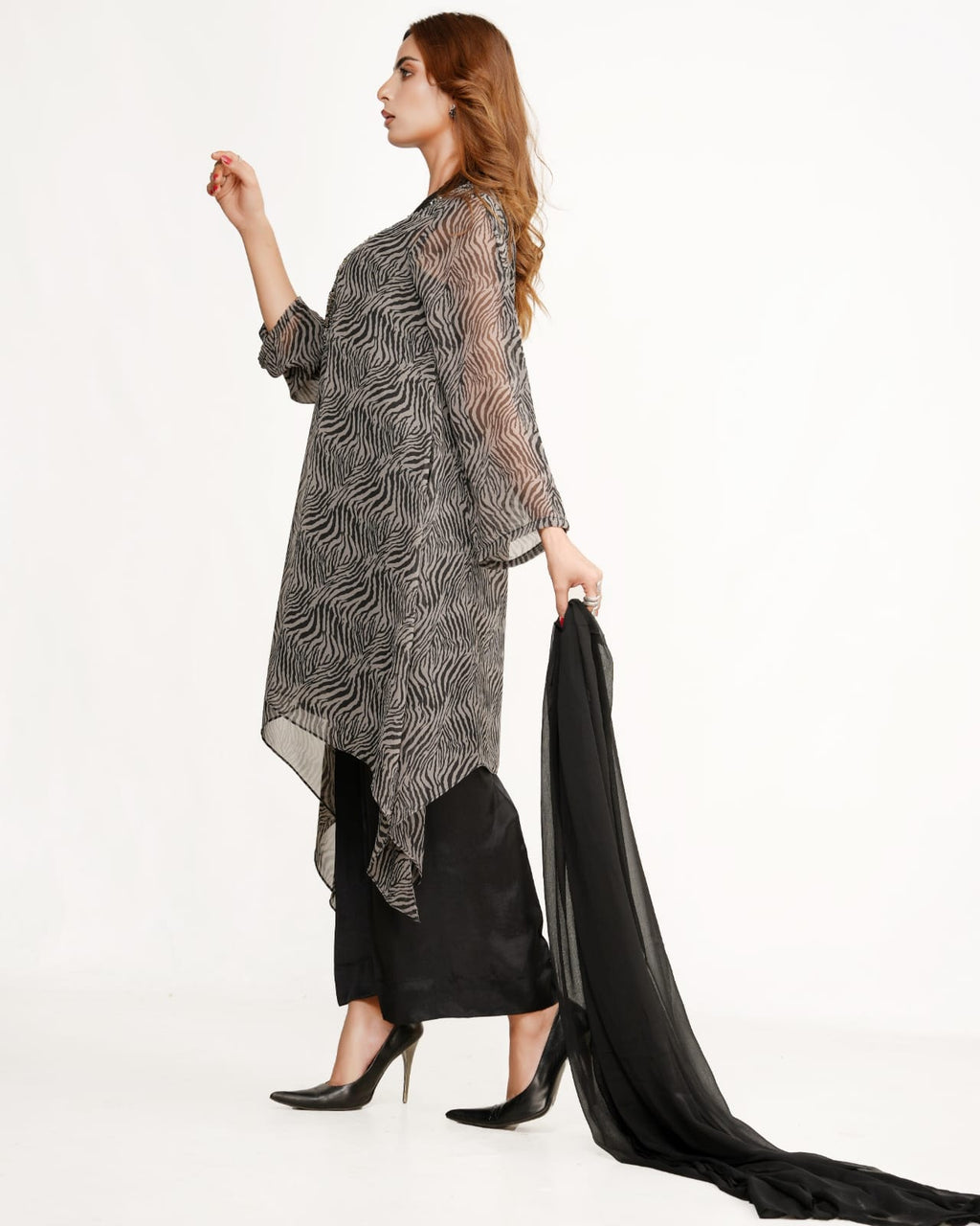 Nyra-3 Piece Stitched suit